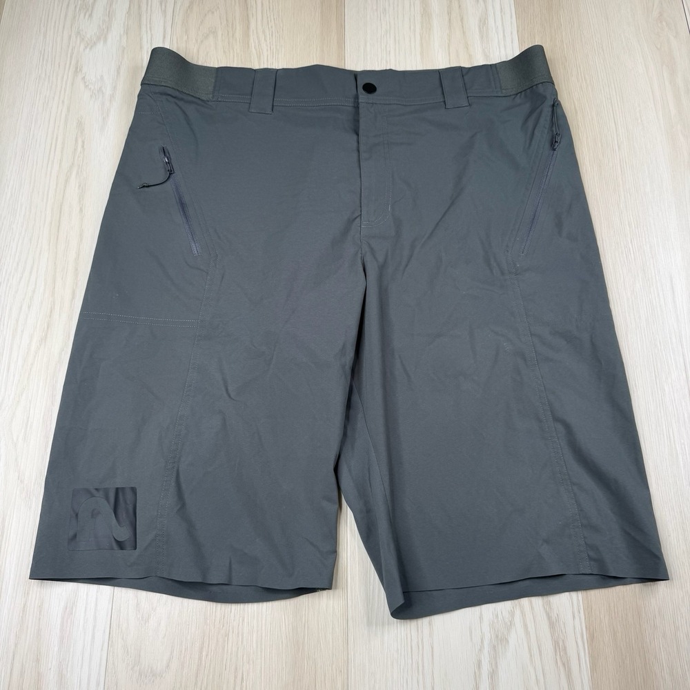 Flylow Shorts Trail Hiking Outdoor Biking Lightweight Gray Zipper Pockets Men 38